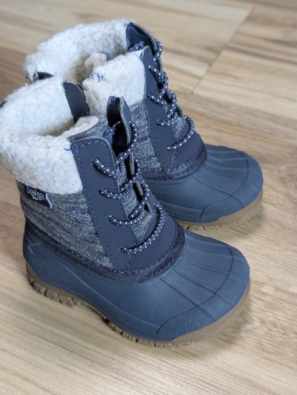 Oshkosh B'Gosh Toddler Snow Boots Size 4